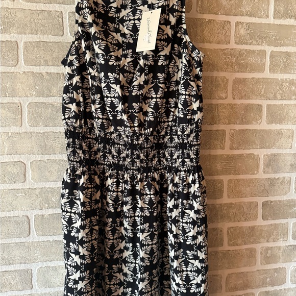 Universal Thread Black and Cream Floral Midi Dress - Picture 2 of 6